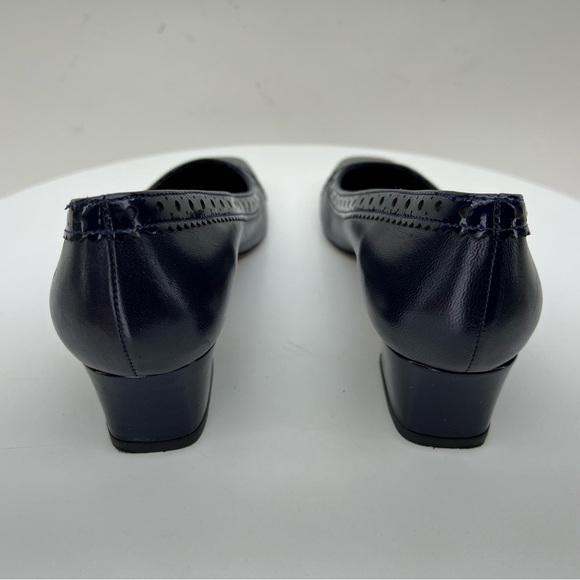 Vaneli Heels Pumps Block Low Heel Square Cap Toe Navy Blue Leather Retro Date - Picture 10 of 15